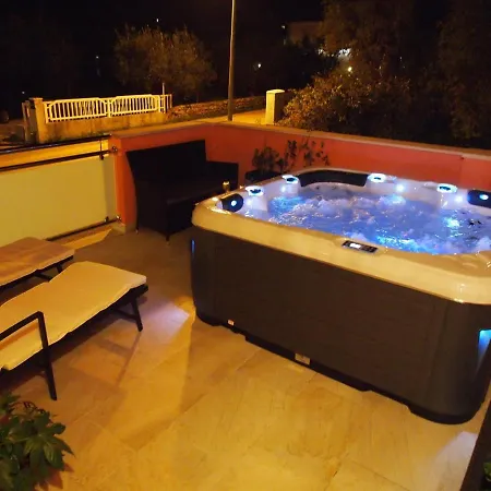 One-bedroom Near Sea 5 公寓 *