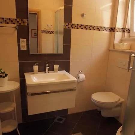 公寓 One-bedroom Near Sea 5 *