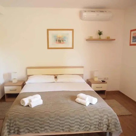 公寓 One-bedroom Near Sea 5 *